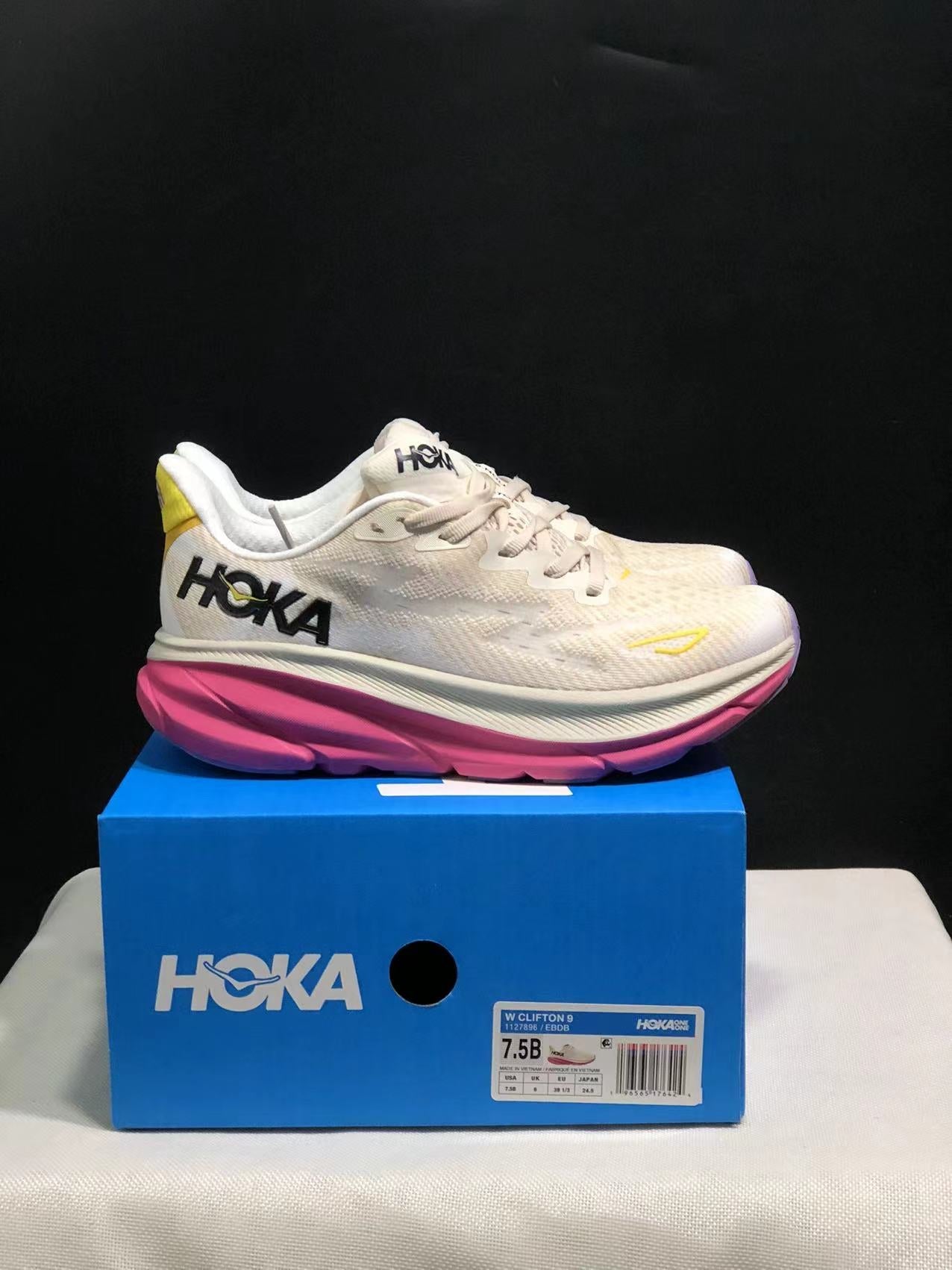 Hoka Clifton 9 'Beige-Pink'