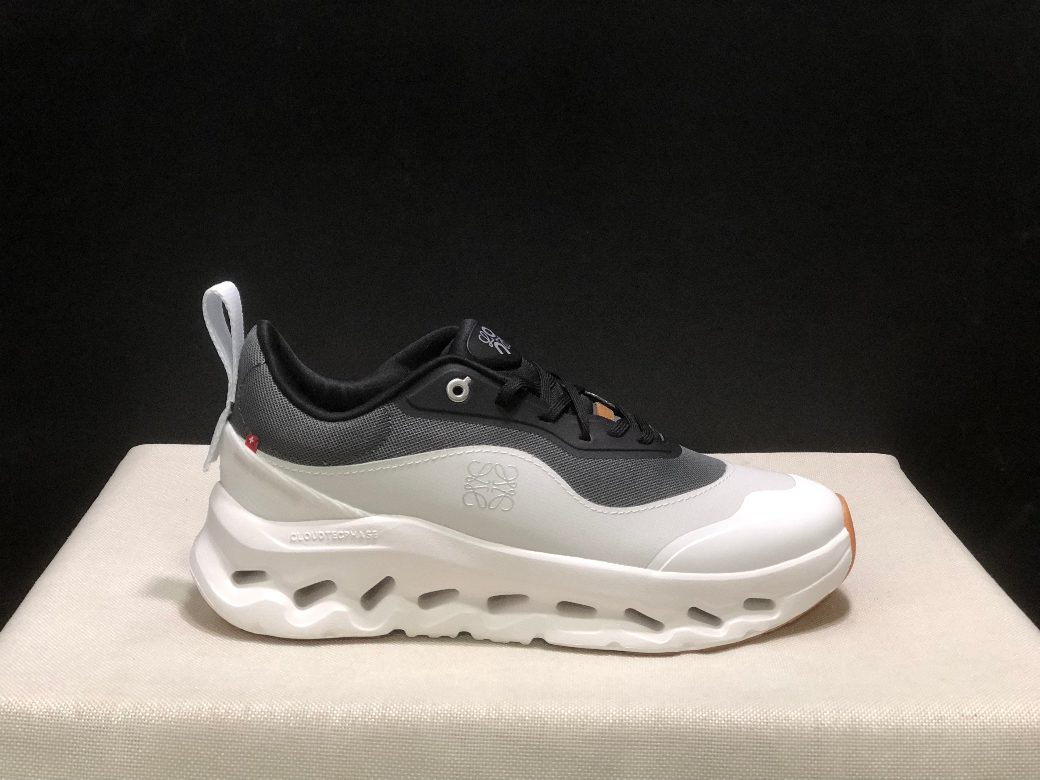 On x LOEWE Cloudtilt 2 'Black White Gum'