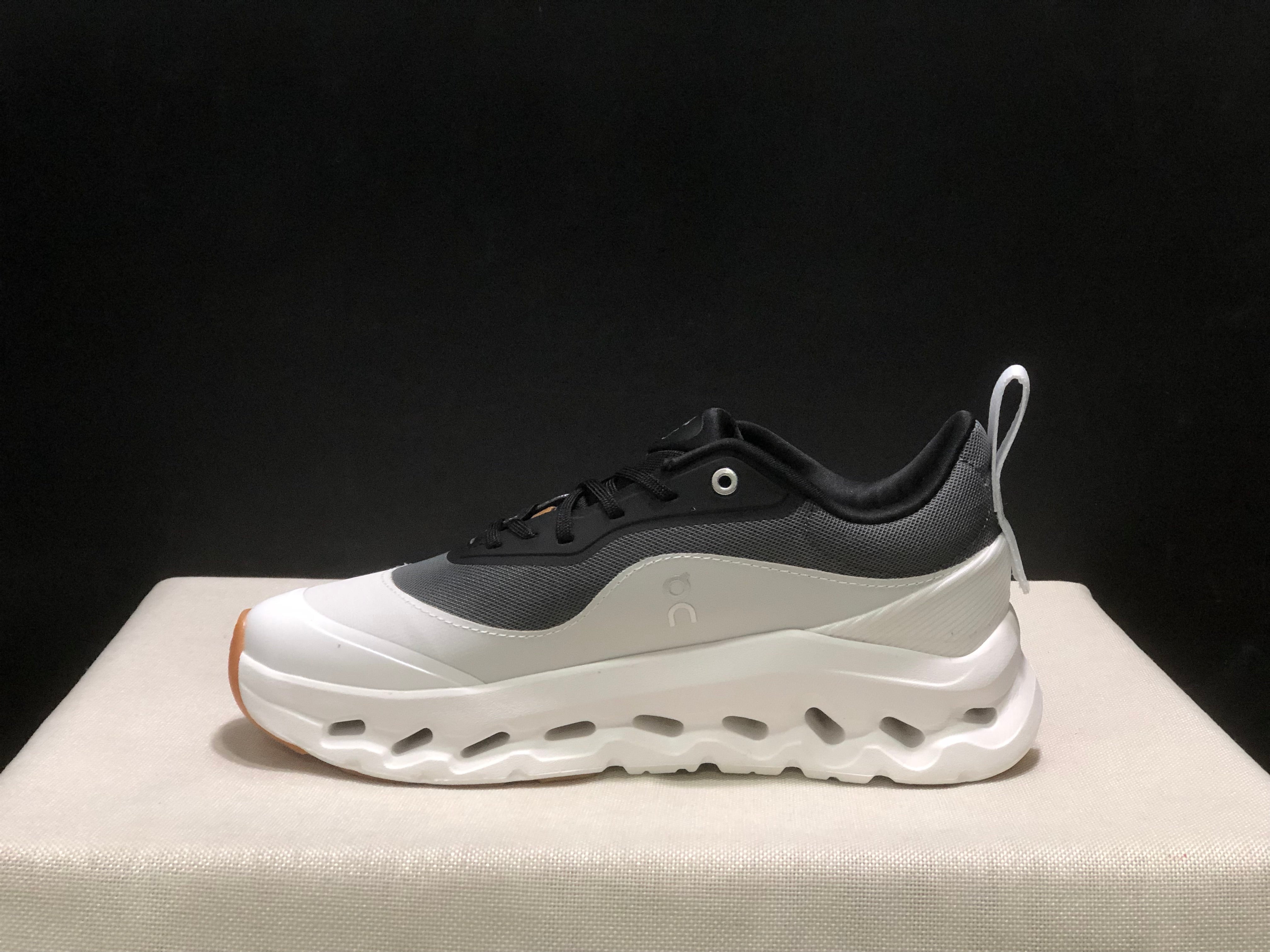 On x LOEWE Cloudtilt 2 'Black White Gum'