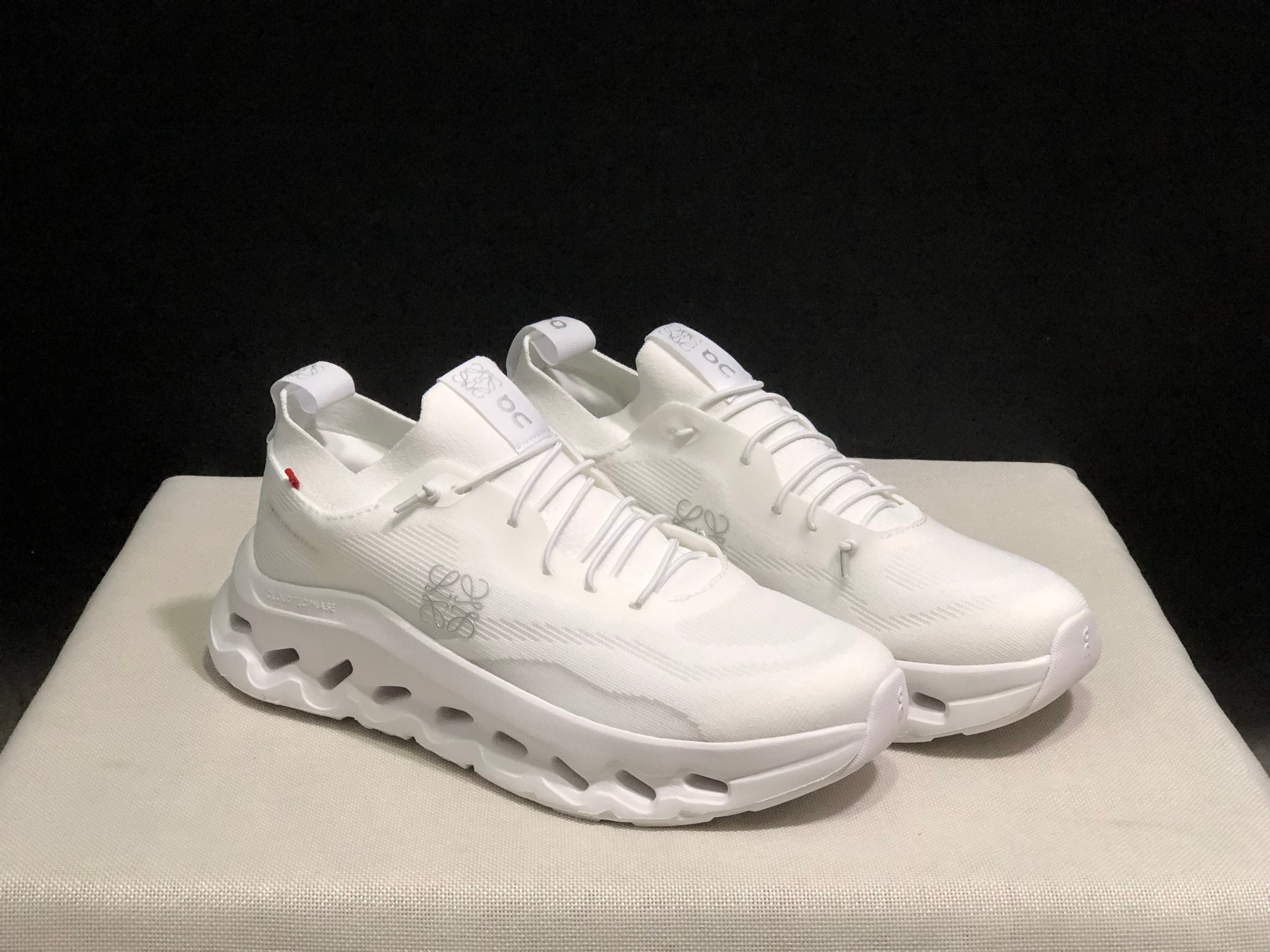 On x LOEWE Cloudtilt 'White'