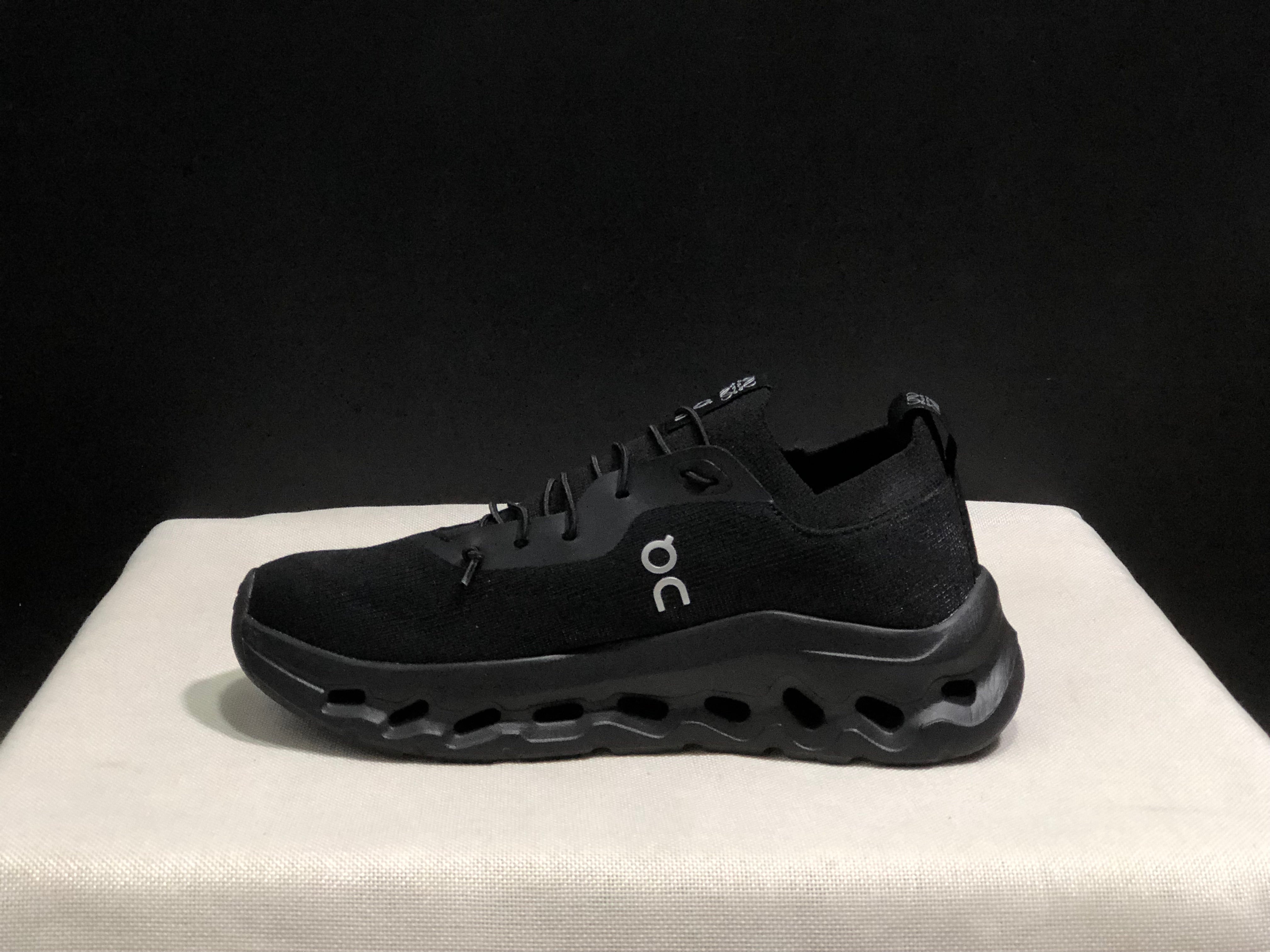 On x LOEWE Cloudtilt 'Black'