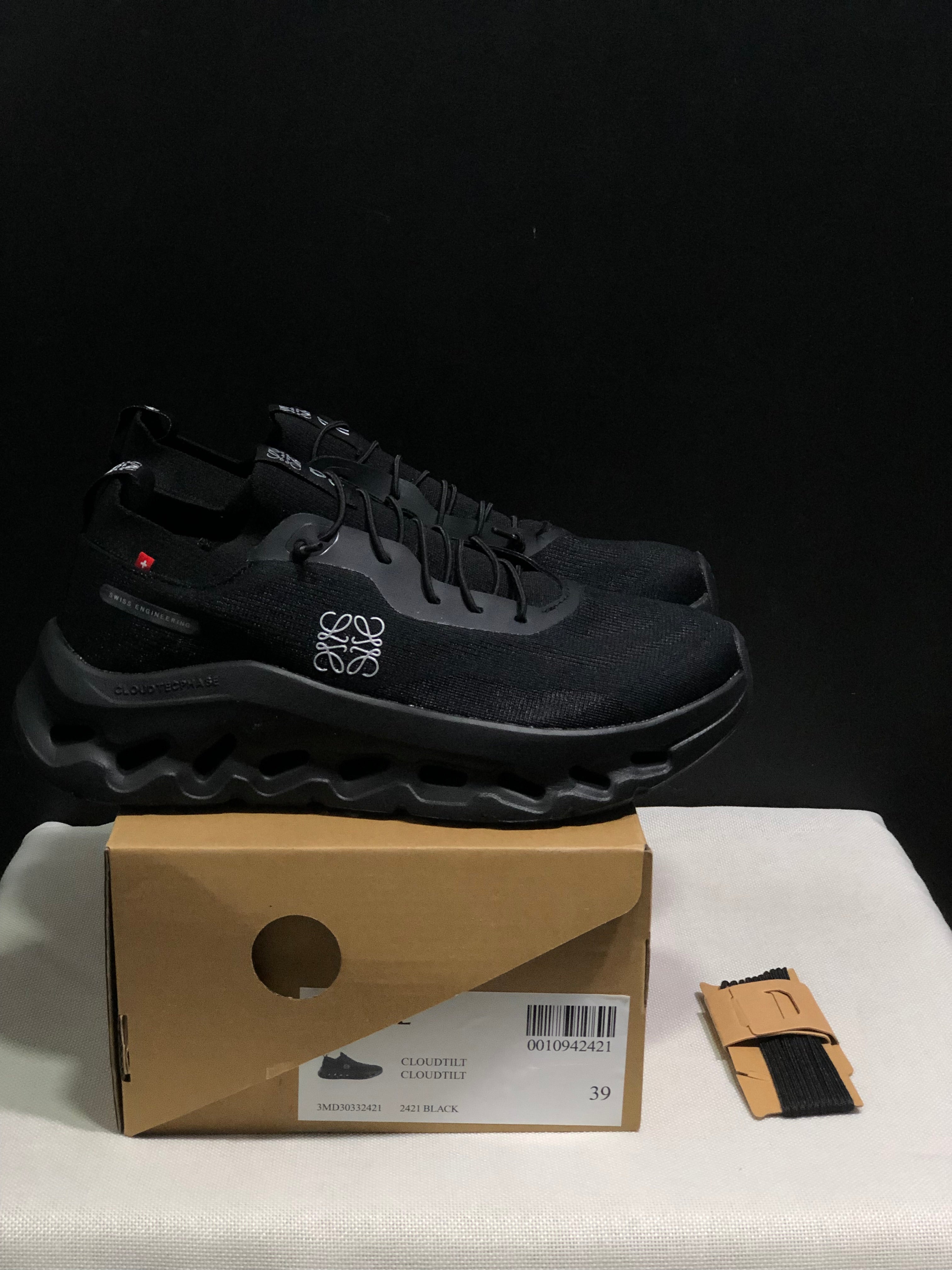 On x LOEWE Cloudtilt 'Black'