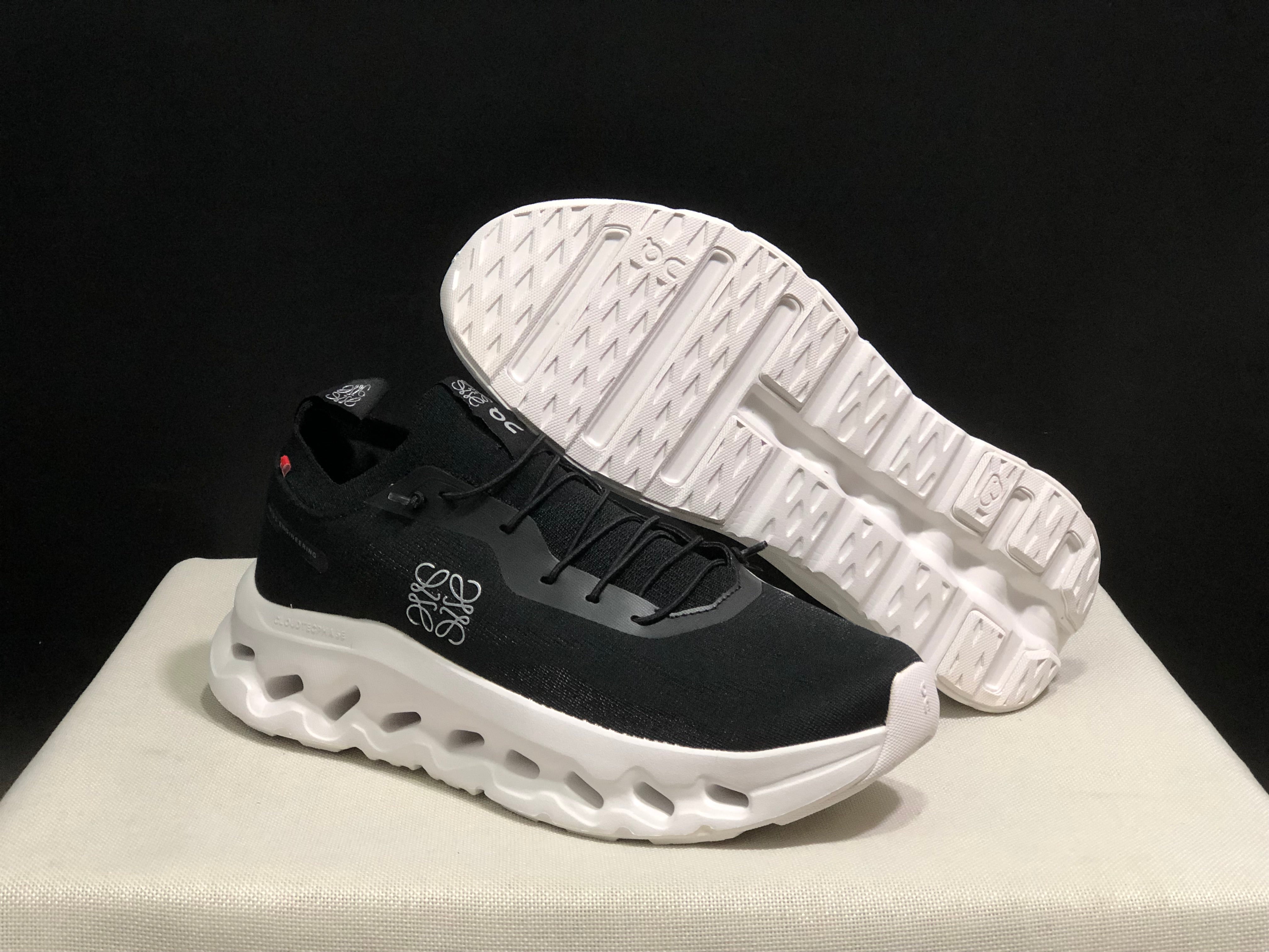 On x LOEWE Cloudtilt 'Black - White'