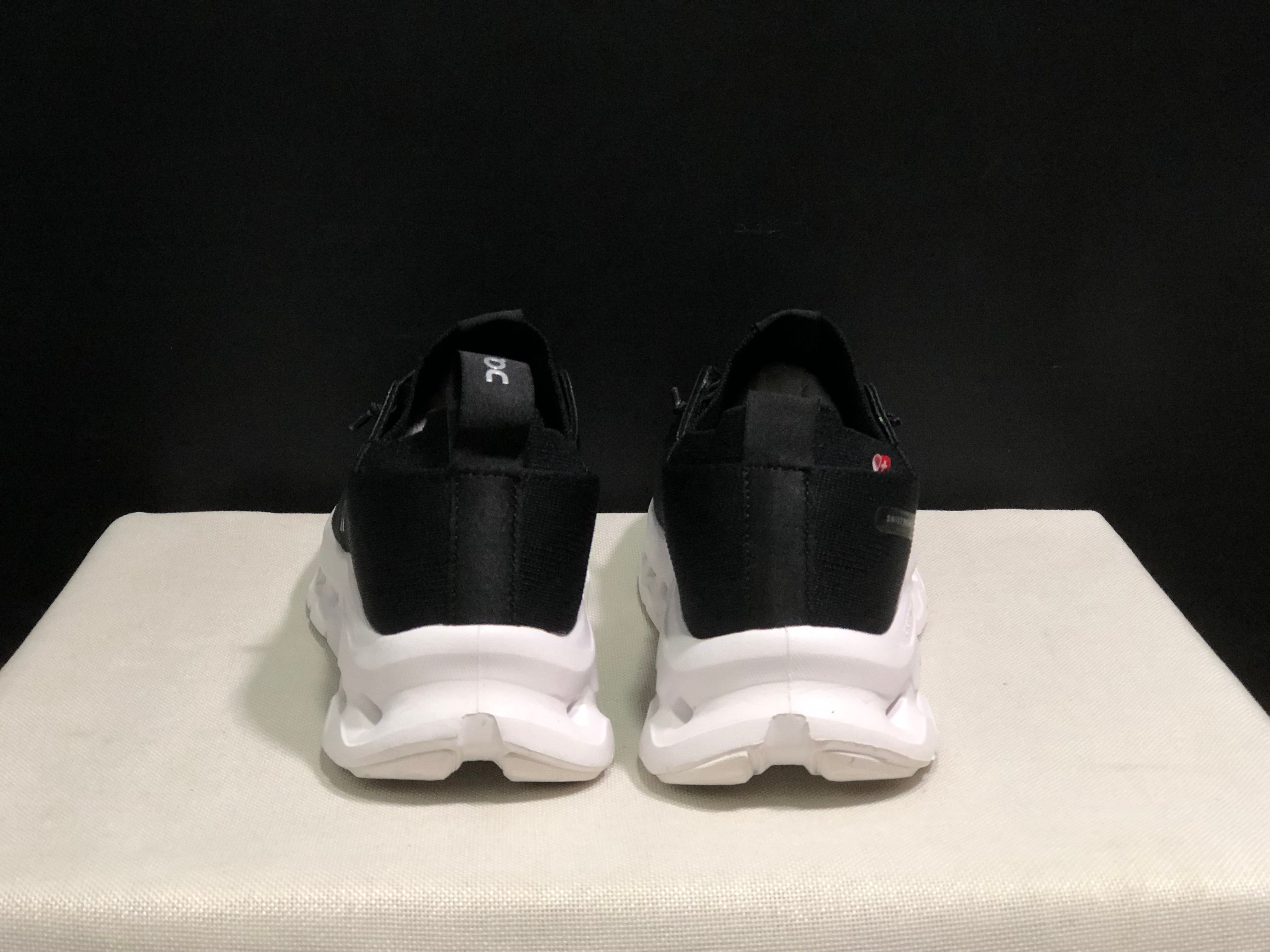 On x LOEWE Cloudtilt 'Black - White'