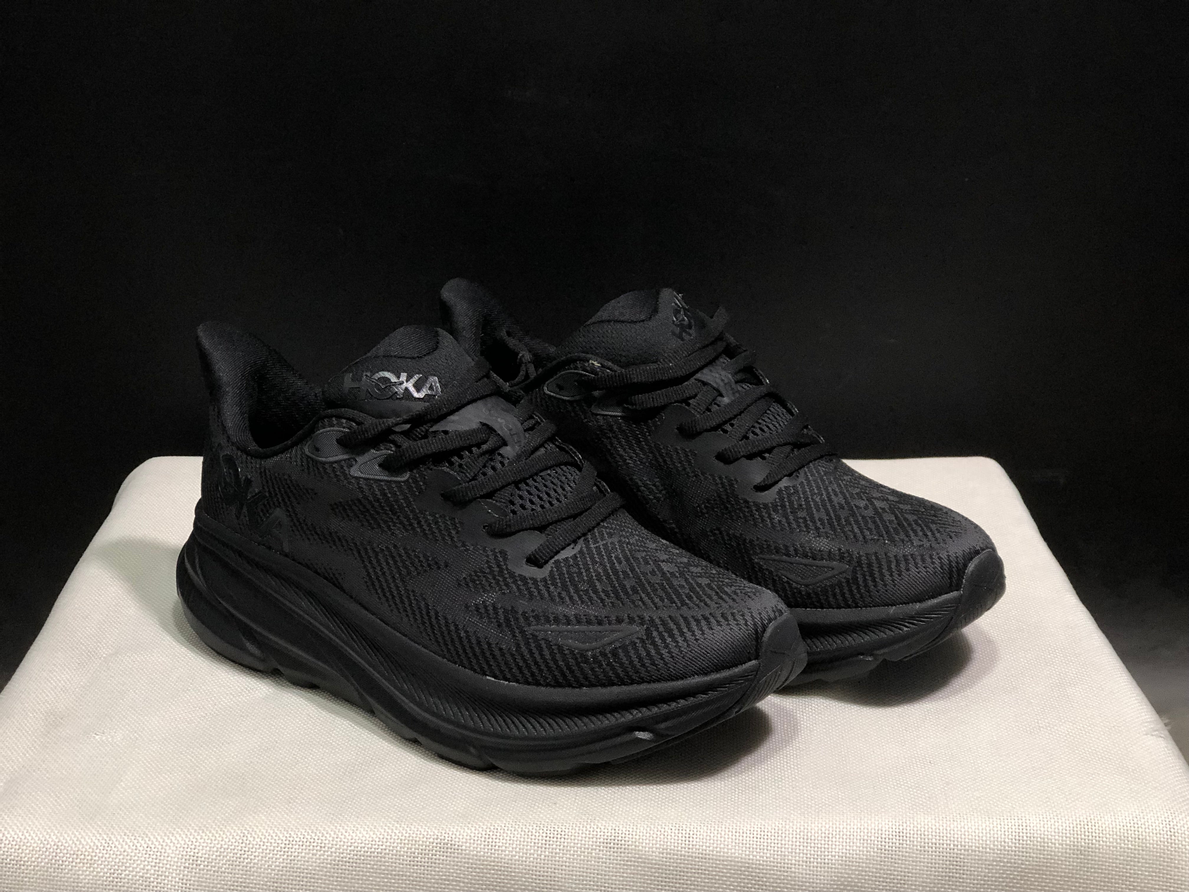 Hoka Clifton 9 'Beige-Pink'