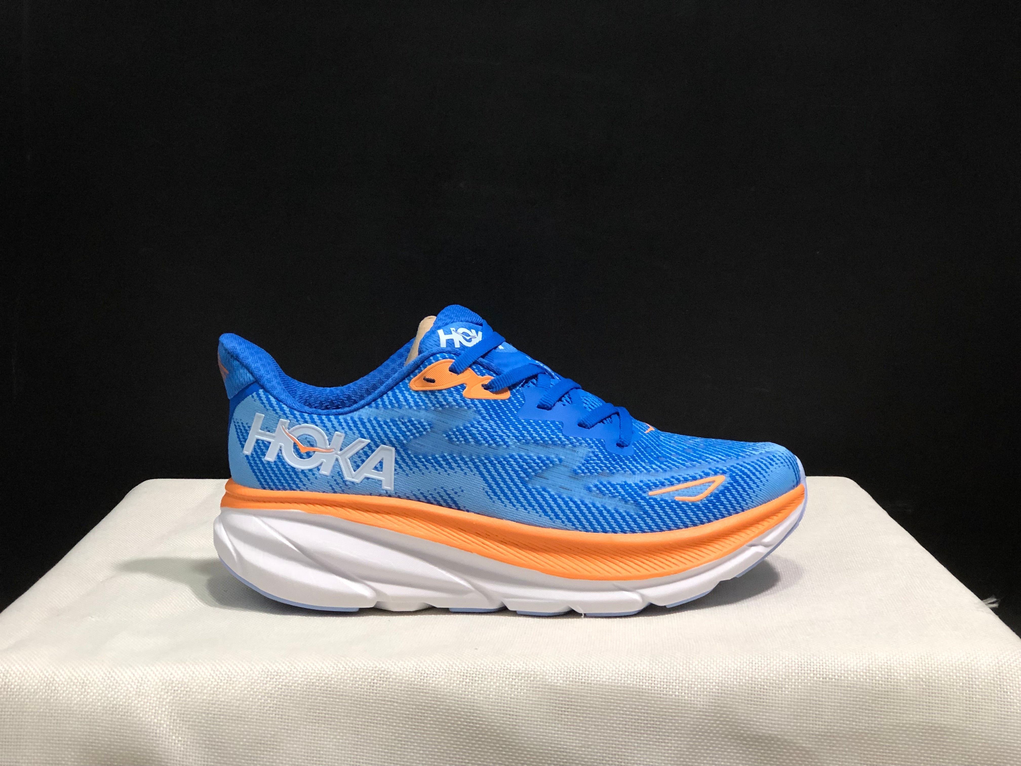 Hoka Clifton 9 'Beige-Pink'