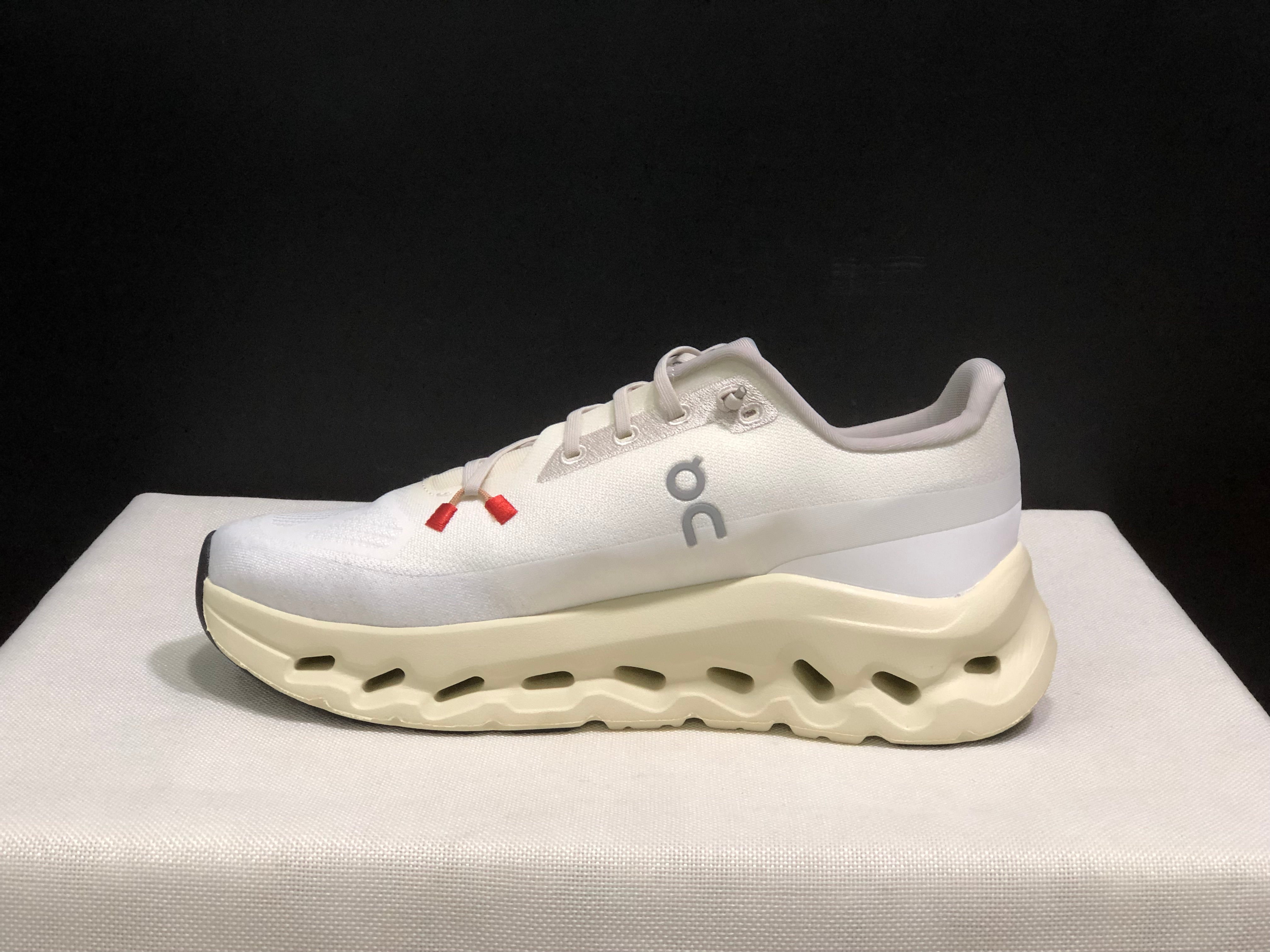 On Cloudtilt 'Sand Cream'