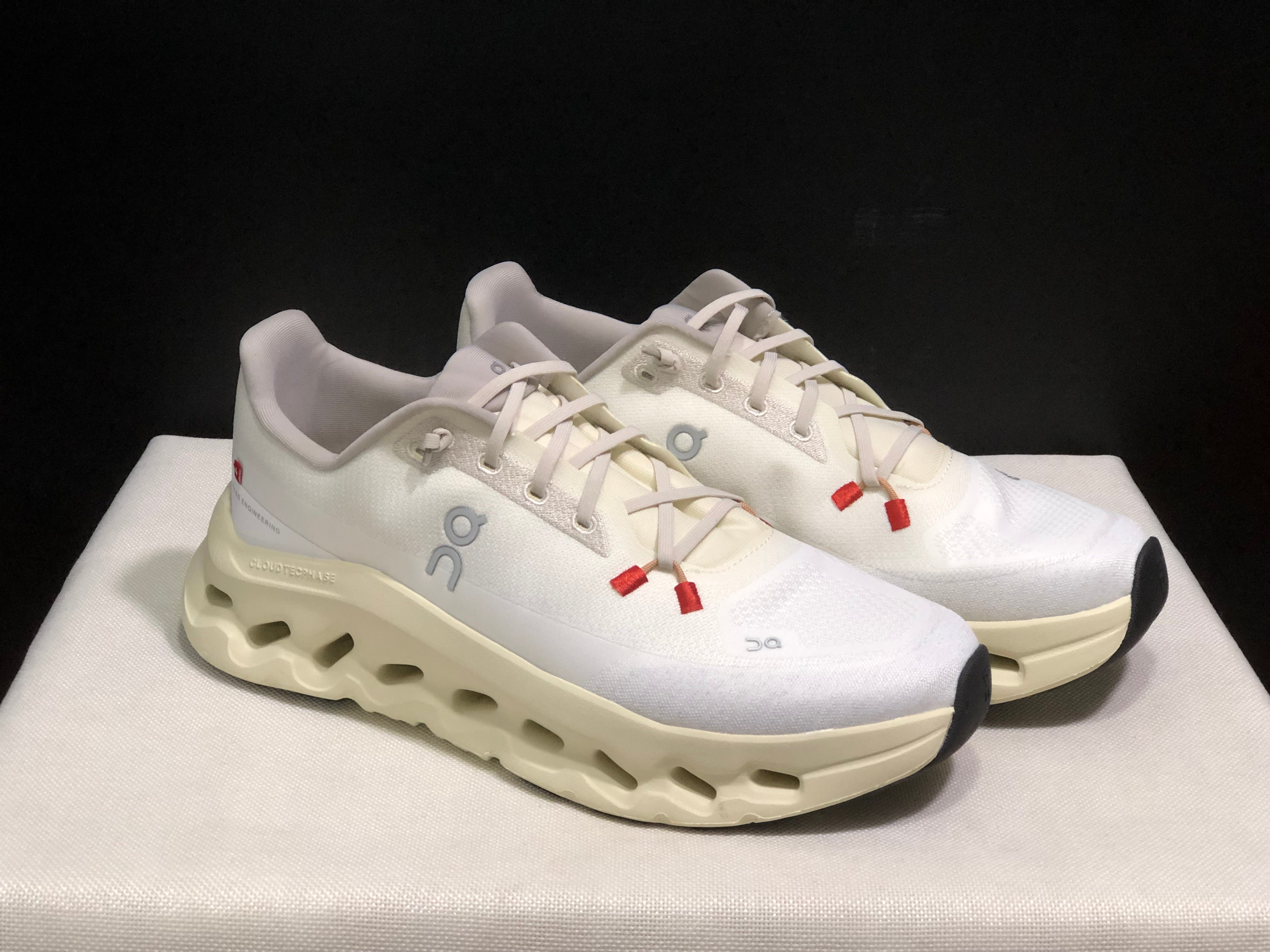 On Cloudtilt 'Sand Cream'