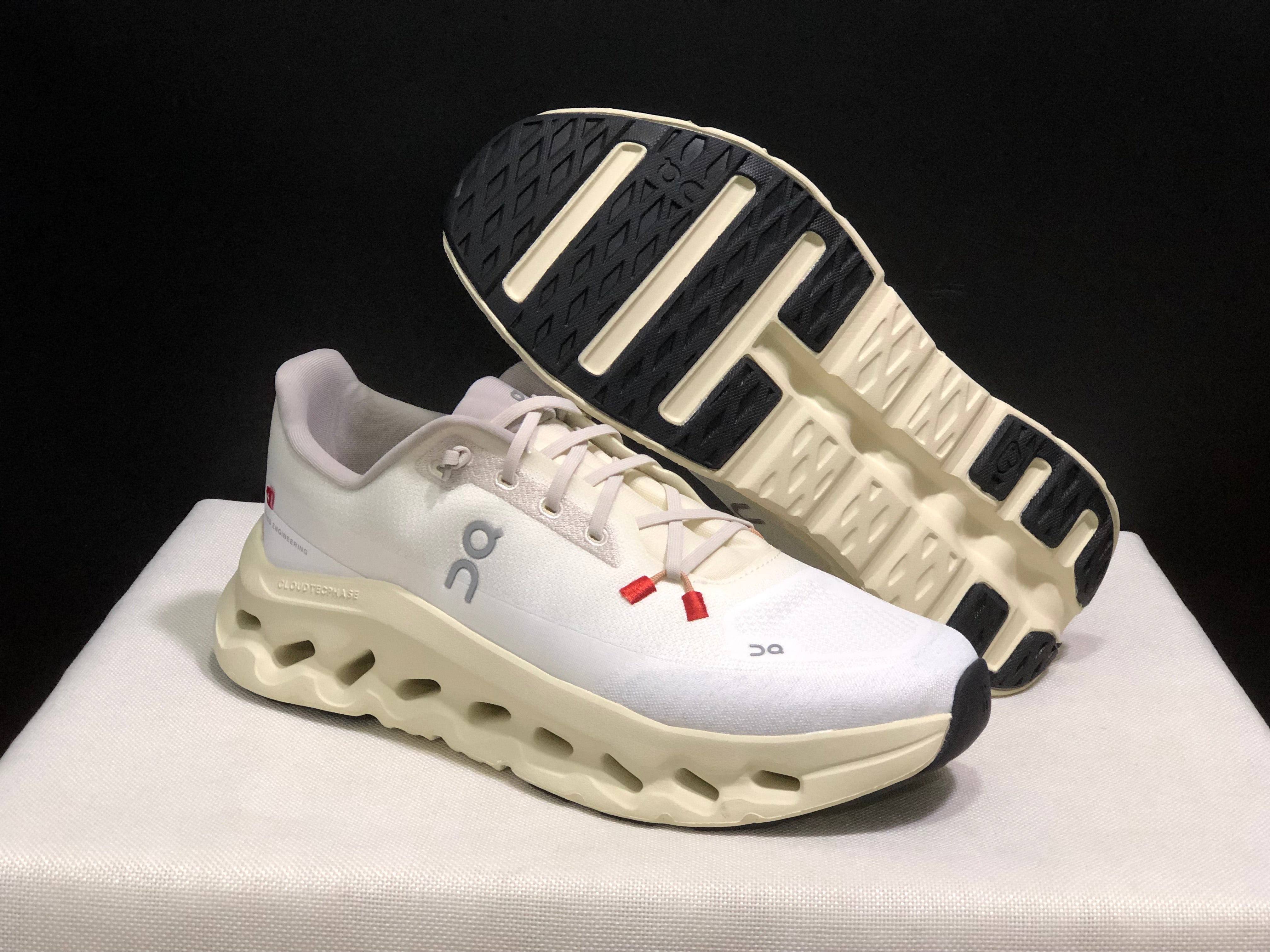 On Cloudtilt 'Sand Cream'