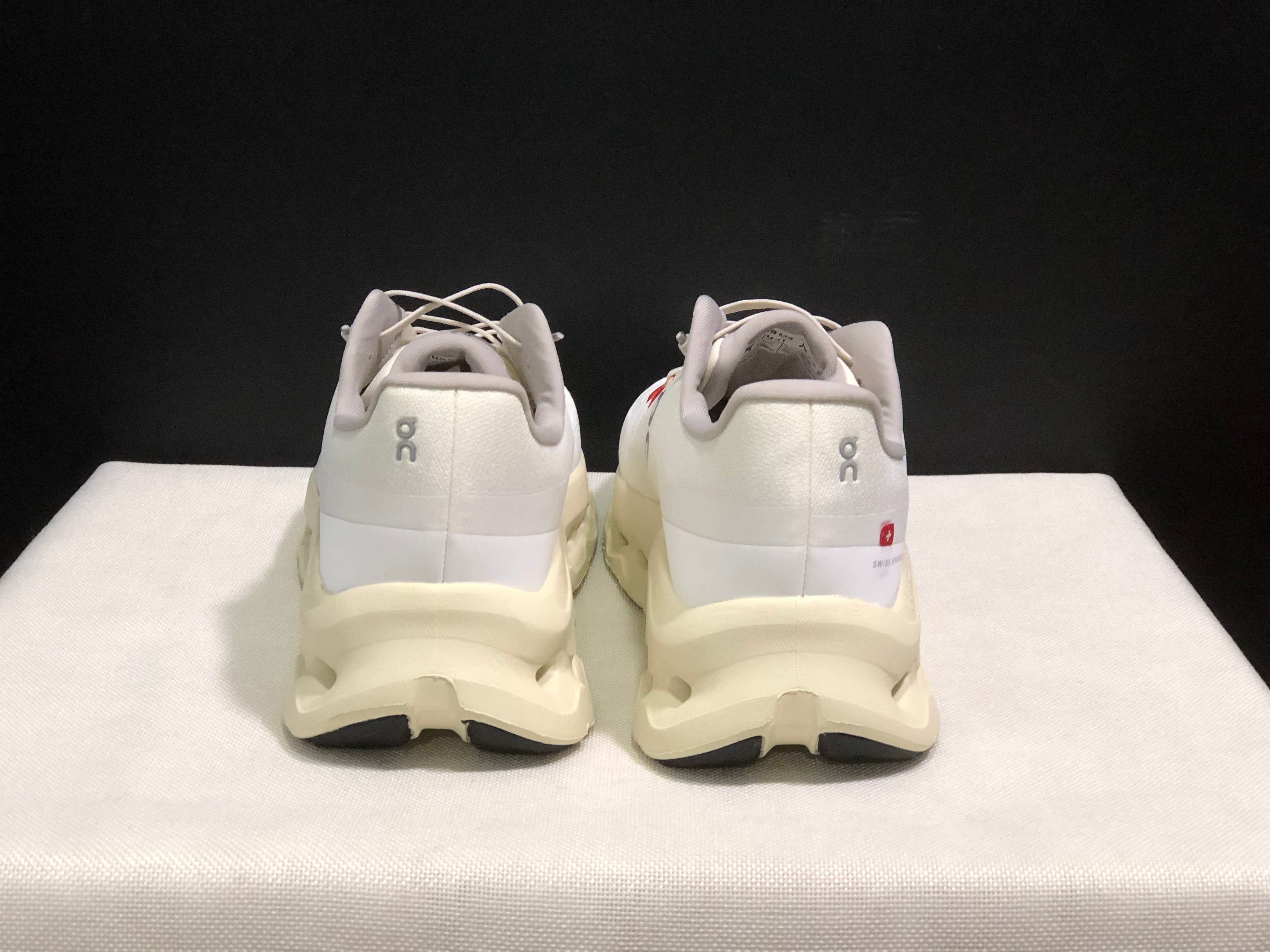 On Cloudtilt 'Sand Cream'