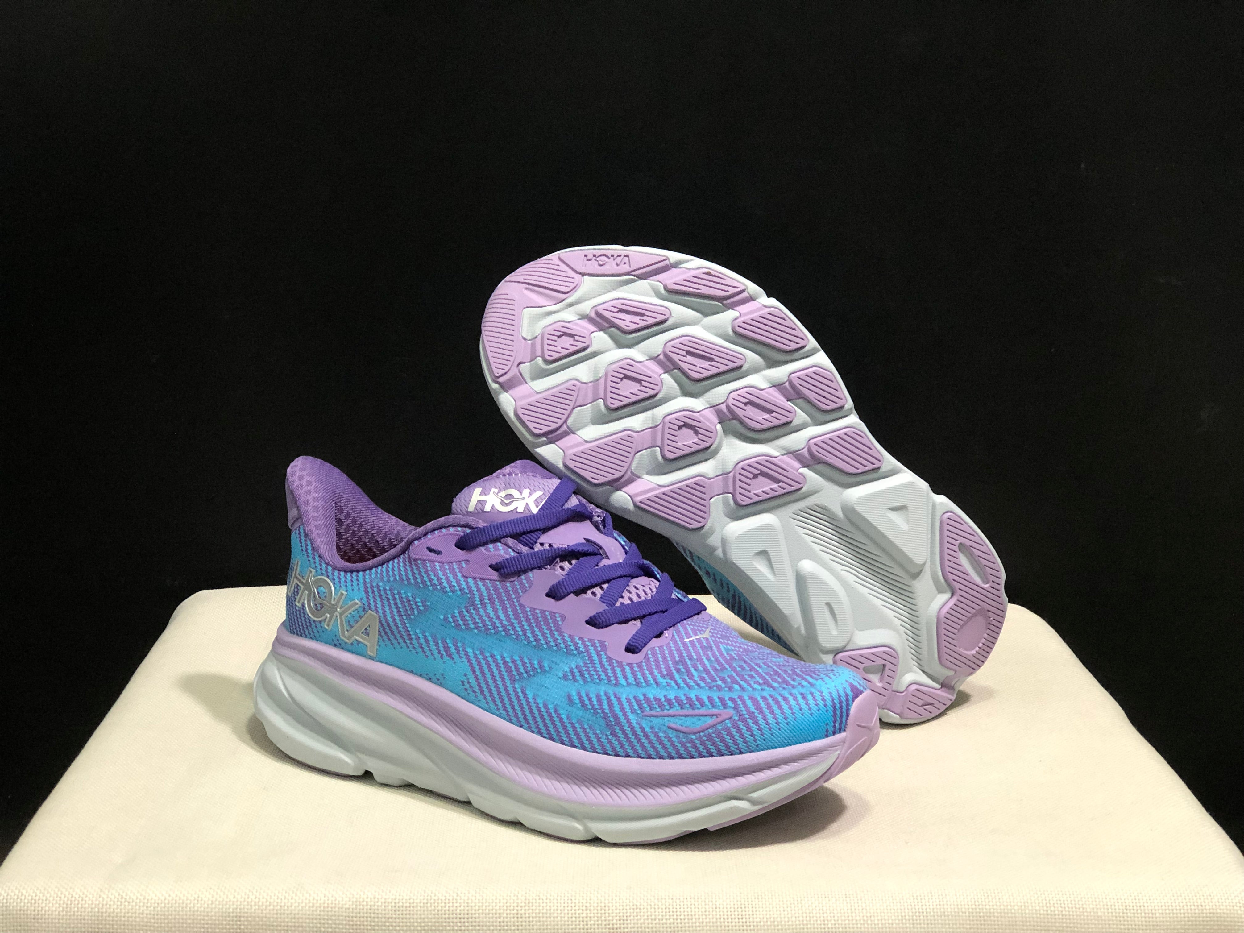 Hoka Clifton 9 'Beige-Pink'