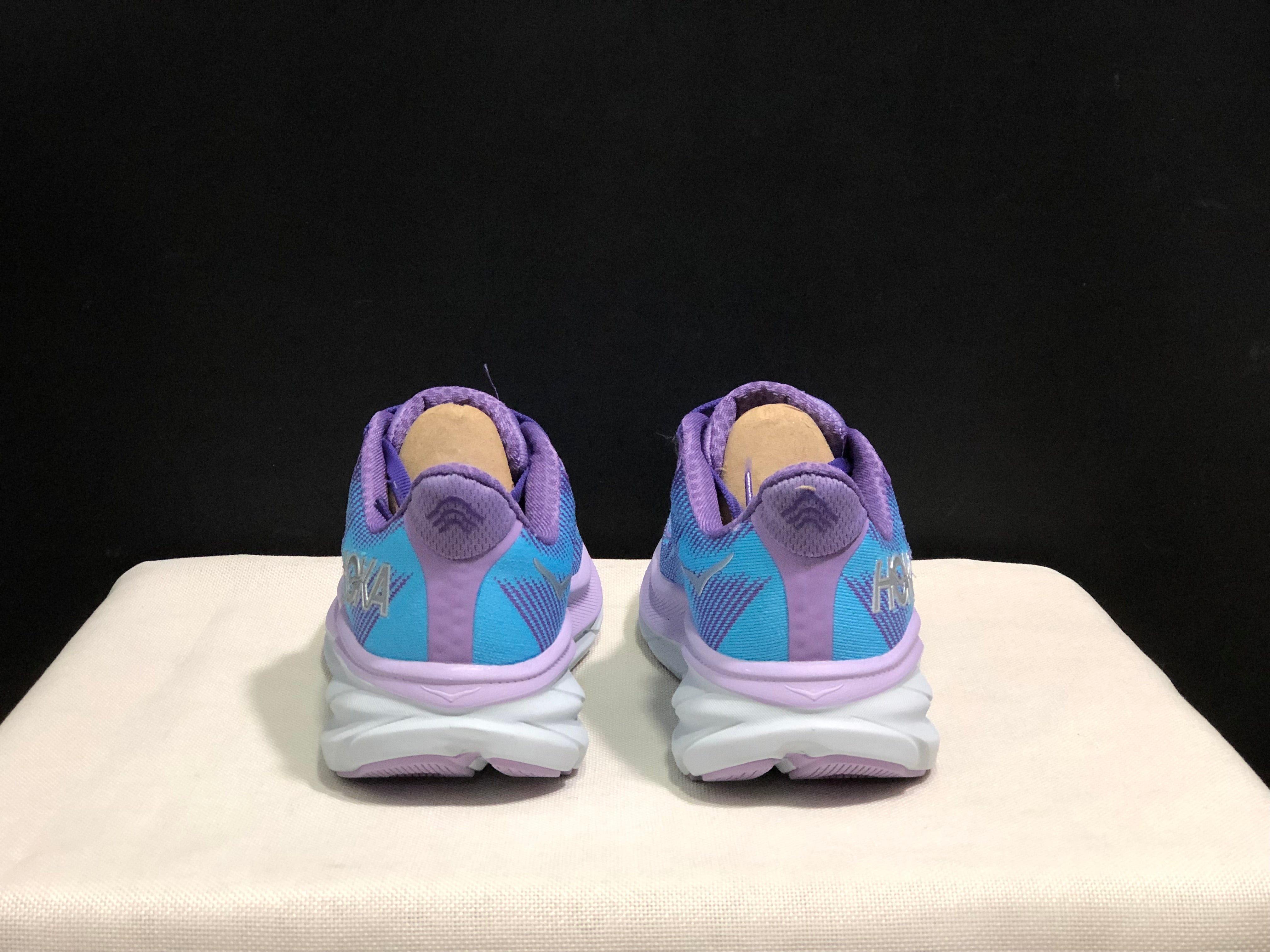 Hoka Clifton 9 'Beige-Pink'