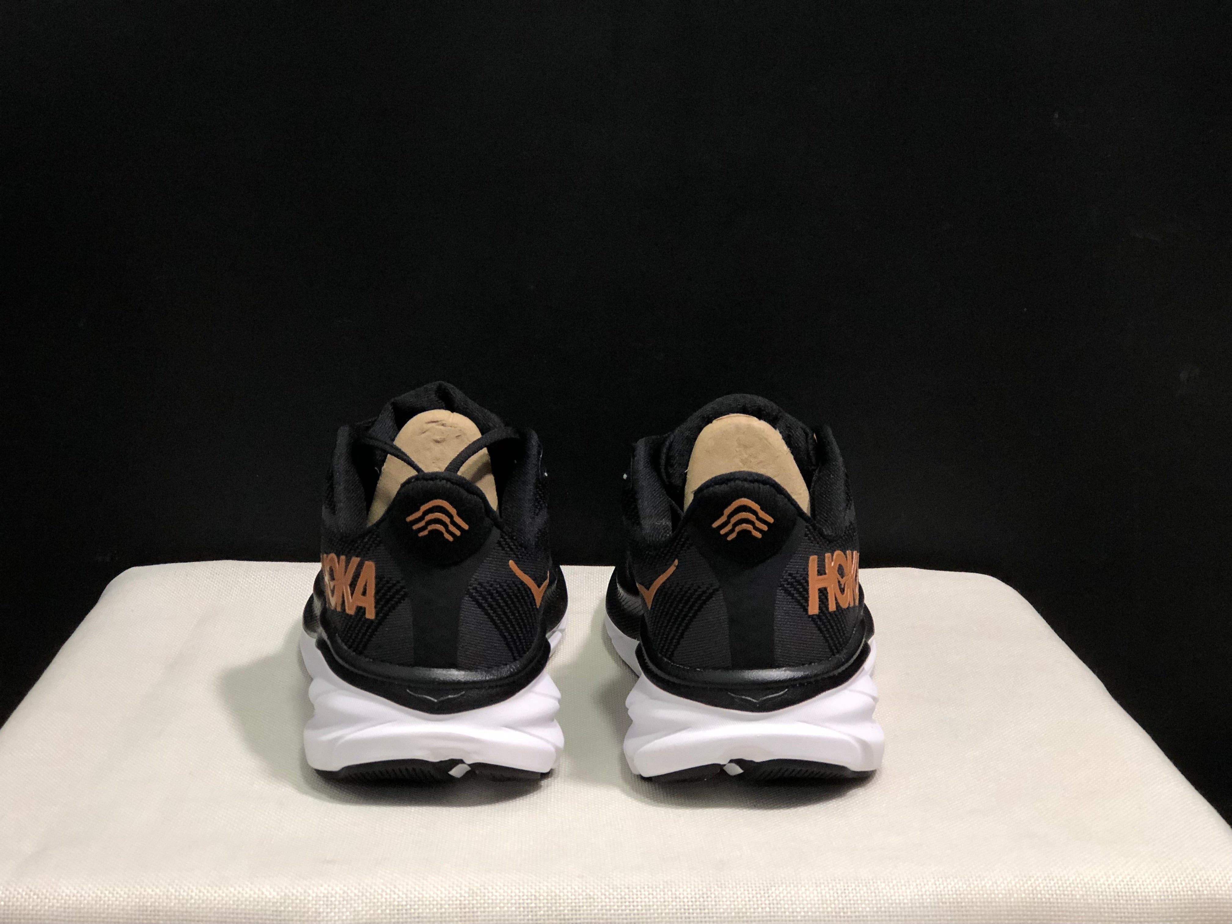 Hoka Clifton 9 'Beige-Pink'