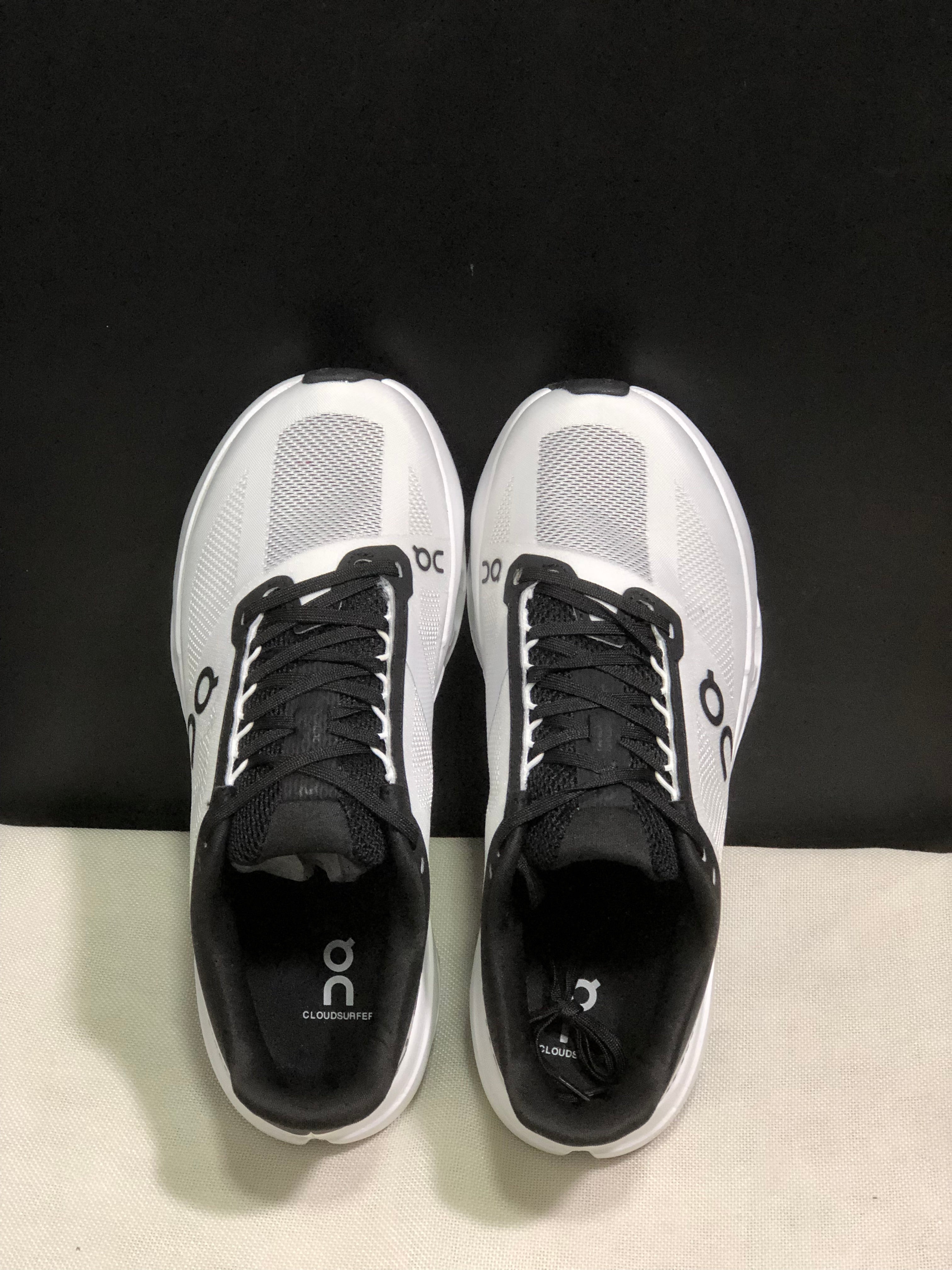 On Cloudsurfer Next 'Black-White'