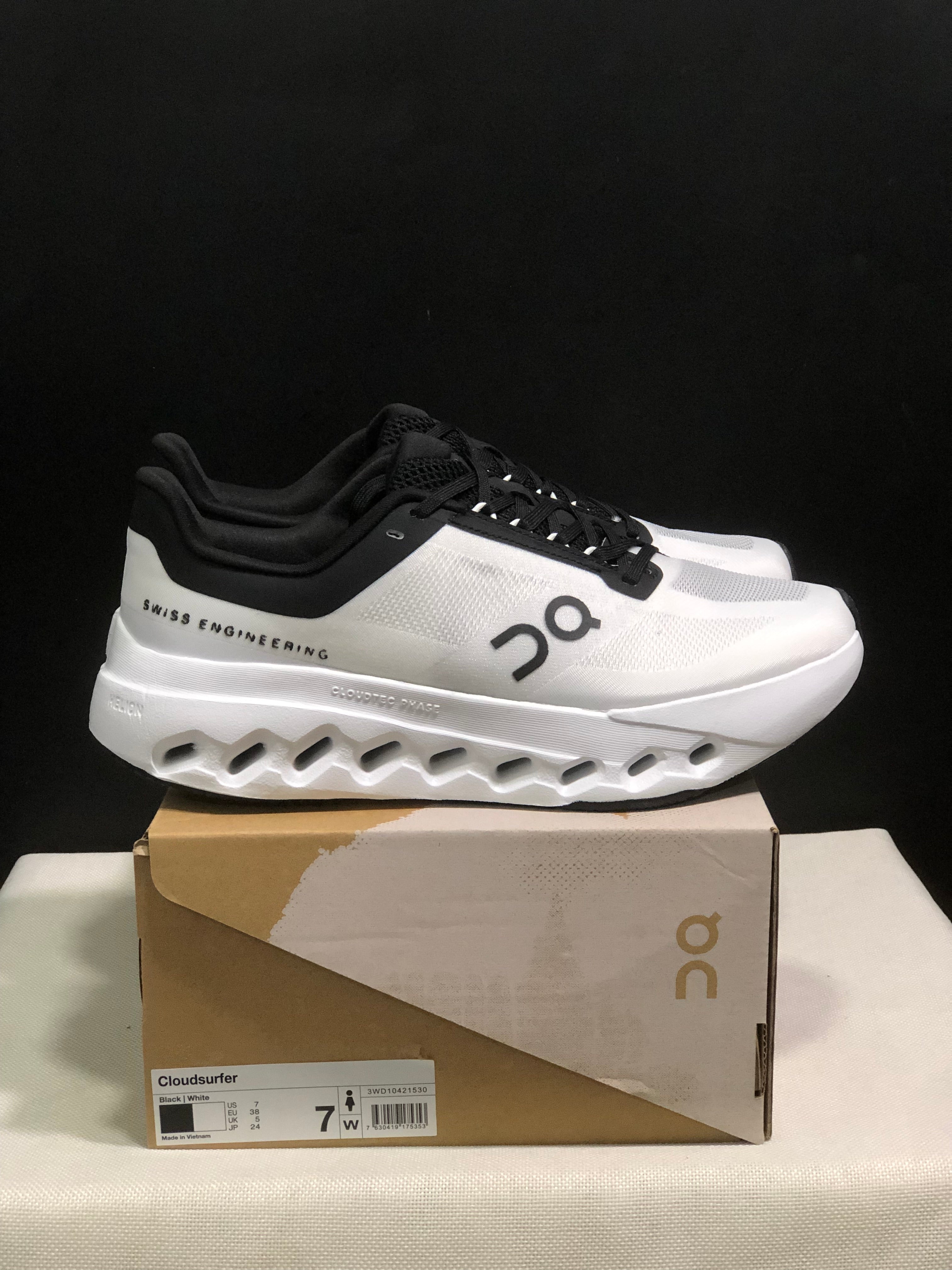 On Cloudsurfer Next 'Black-White'