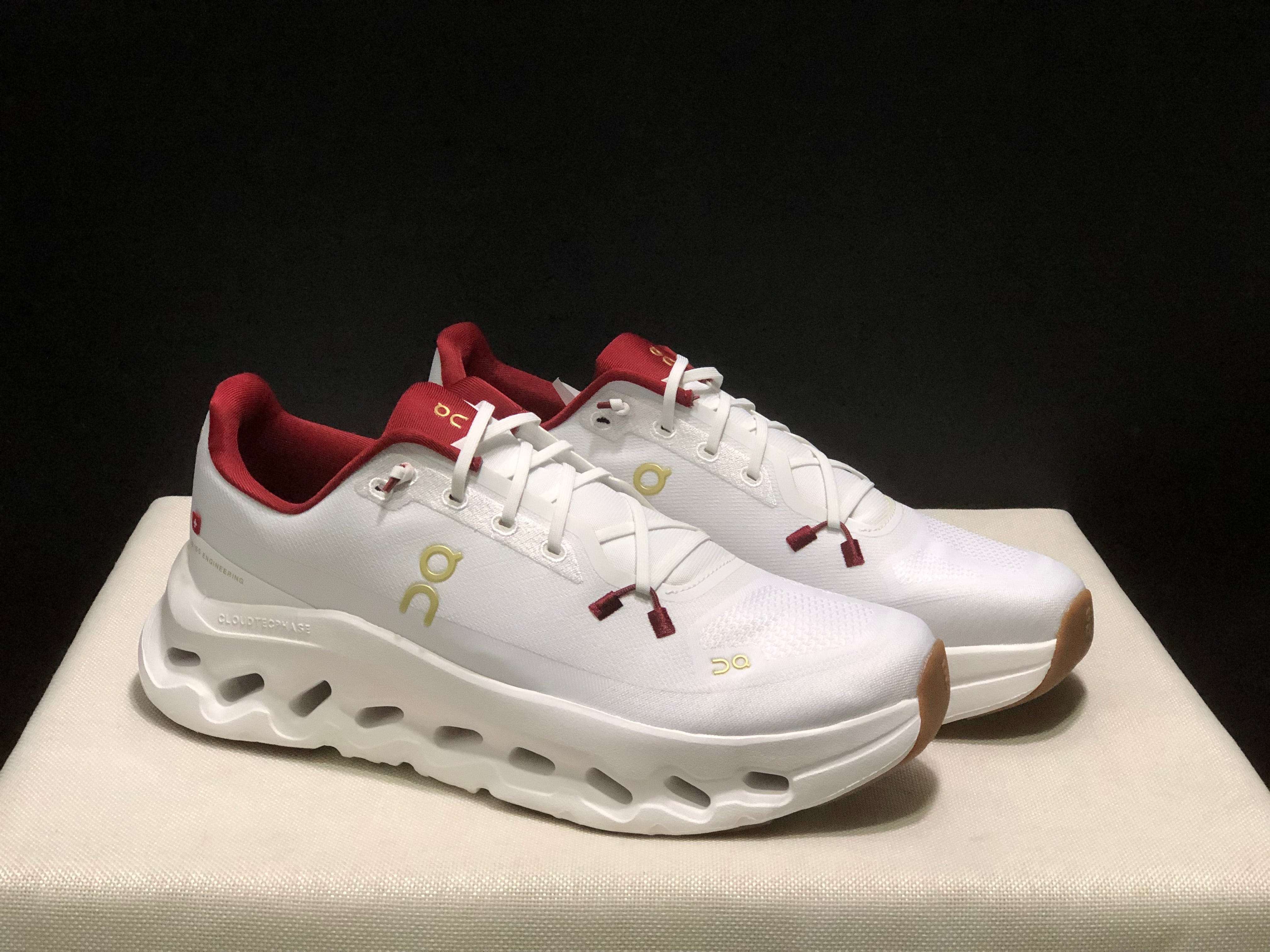 On Cloudtilt 'Lunar New Year'