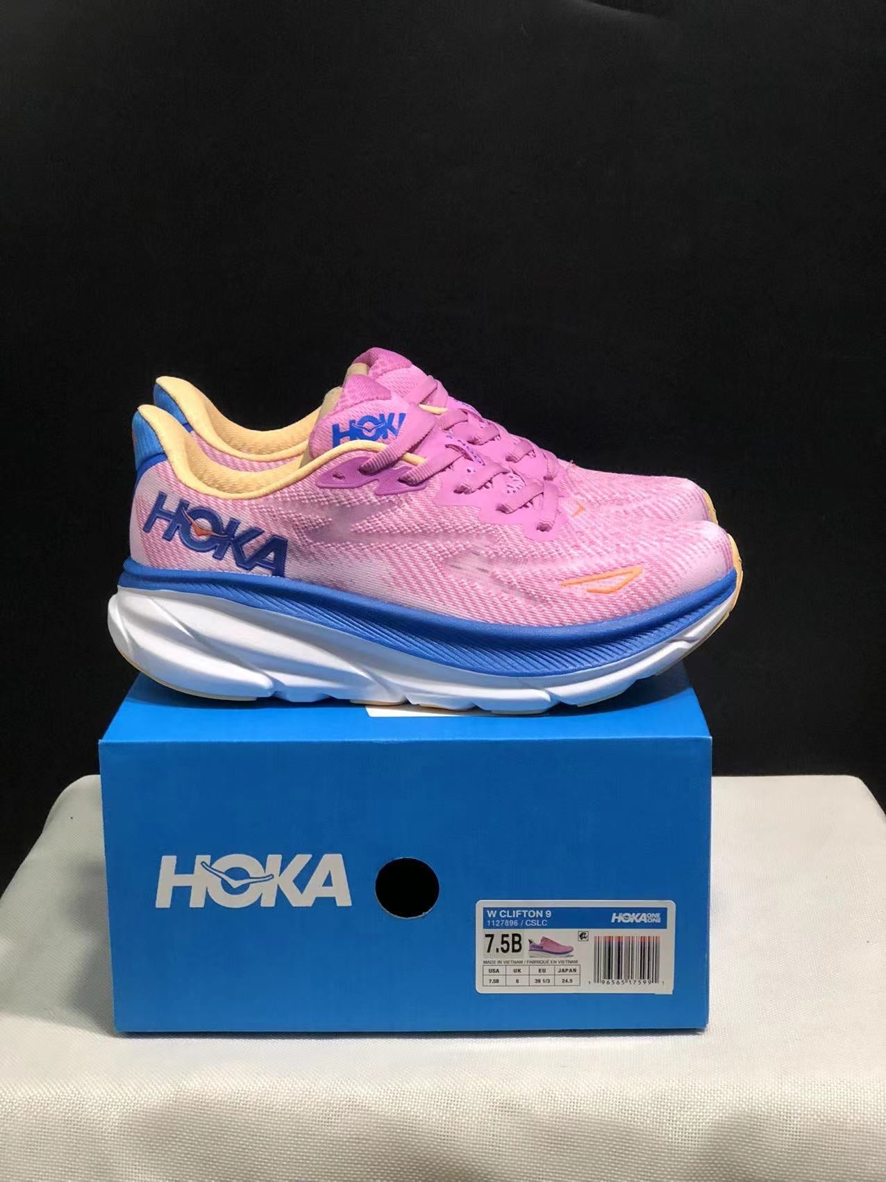 Hoka Clifton 9 'Beige-Pink'