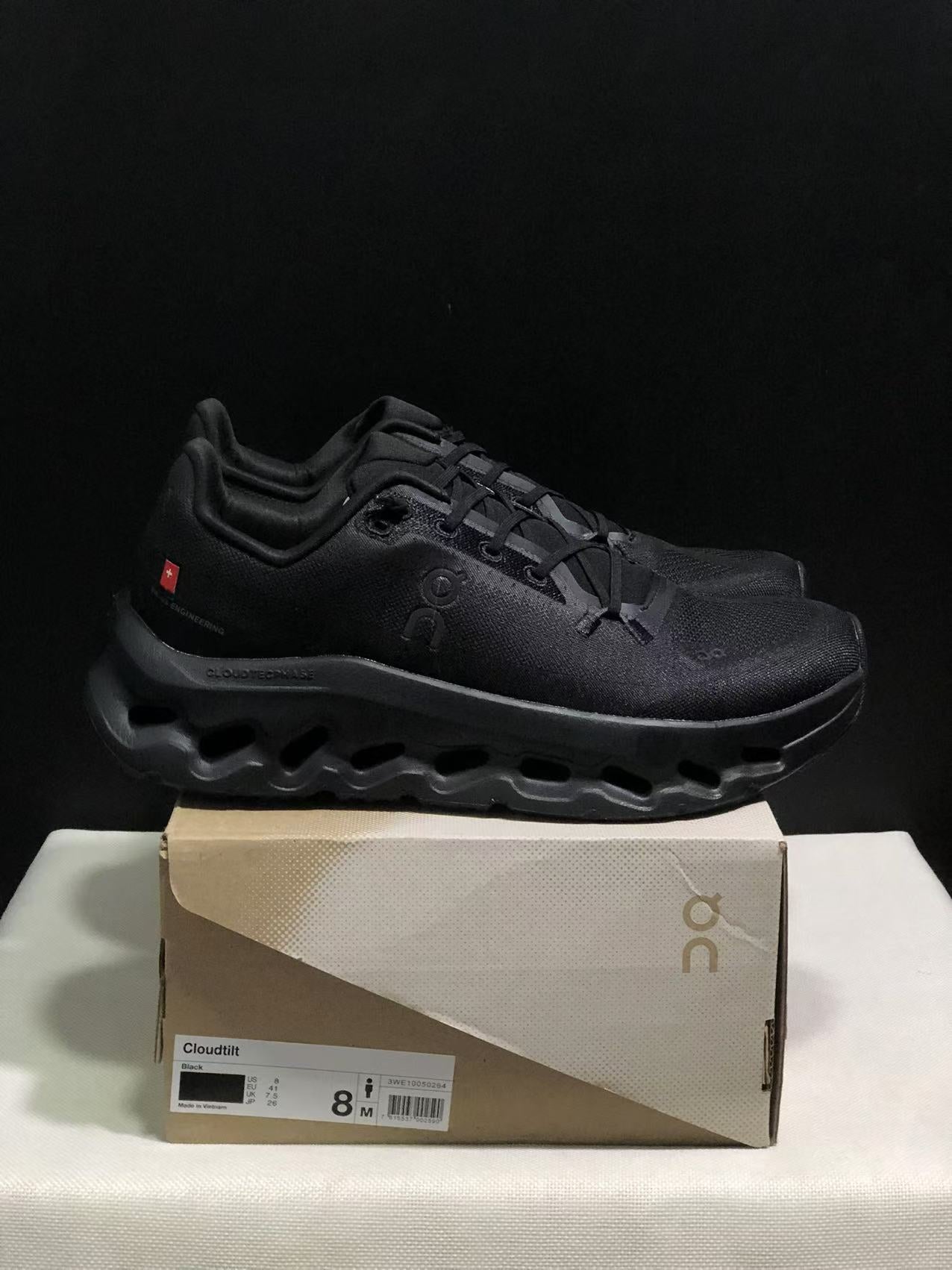 On Cloudtilt 'Triple Black'