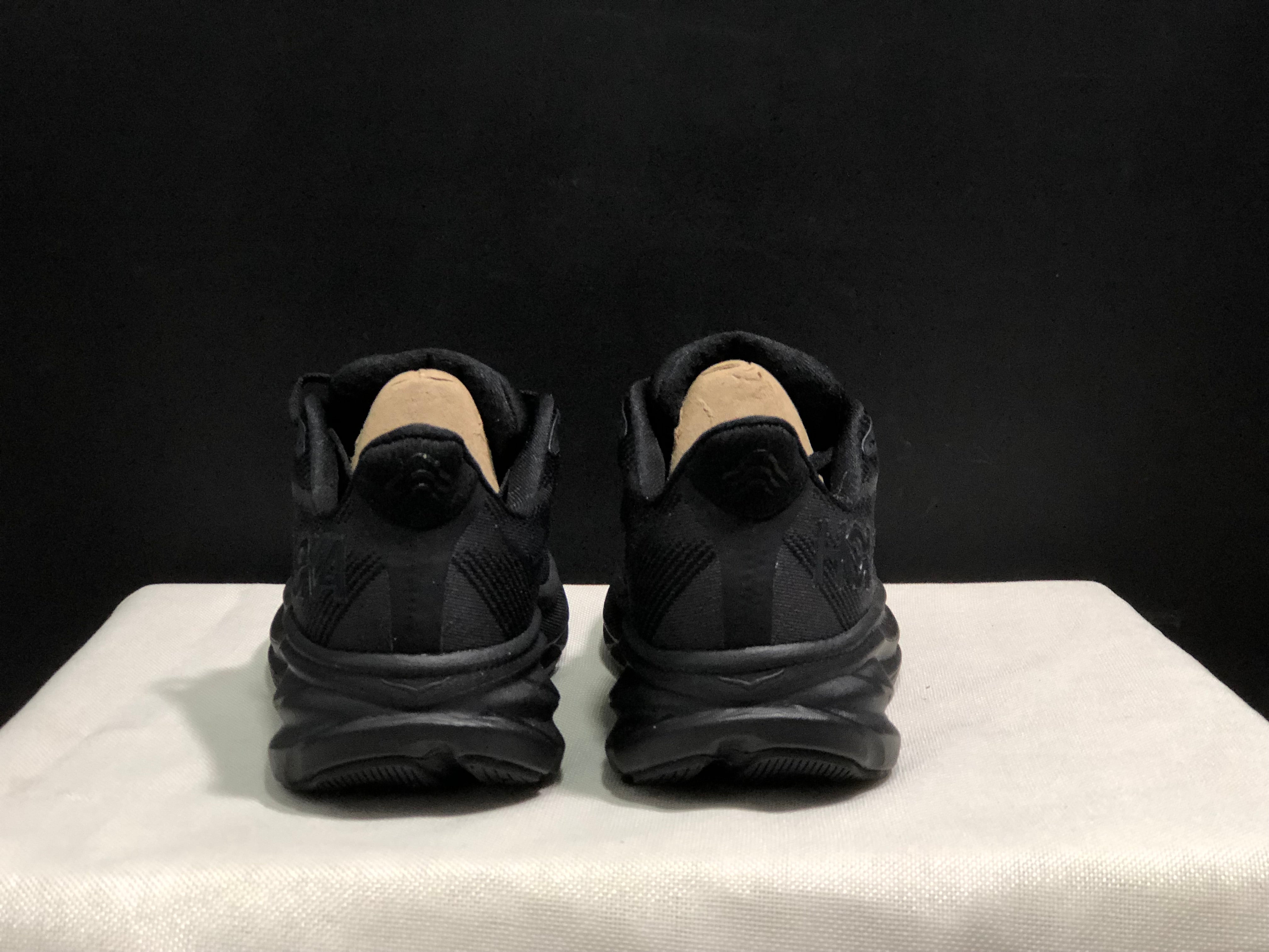 Hoka Clifton 9 'Beige-Pink'