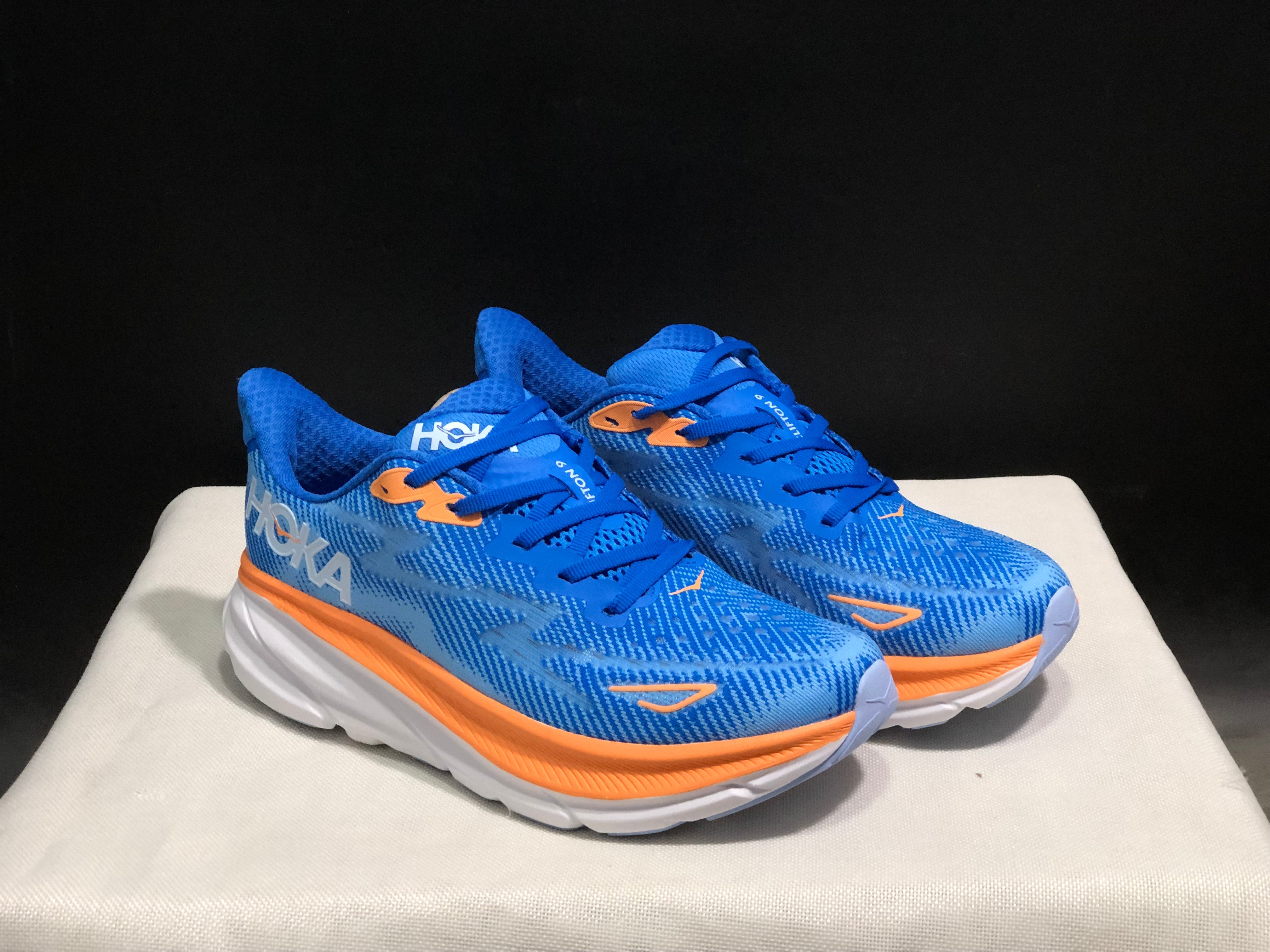 Hoka Clifton 9 'Beige-Pink'