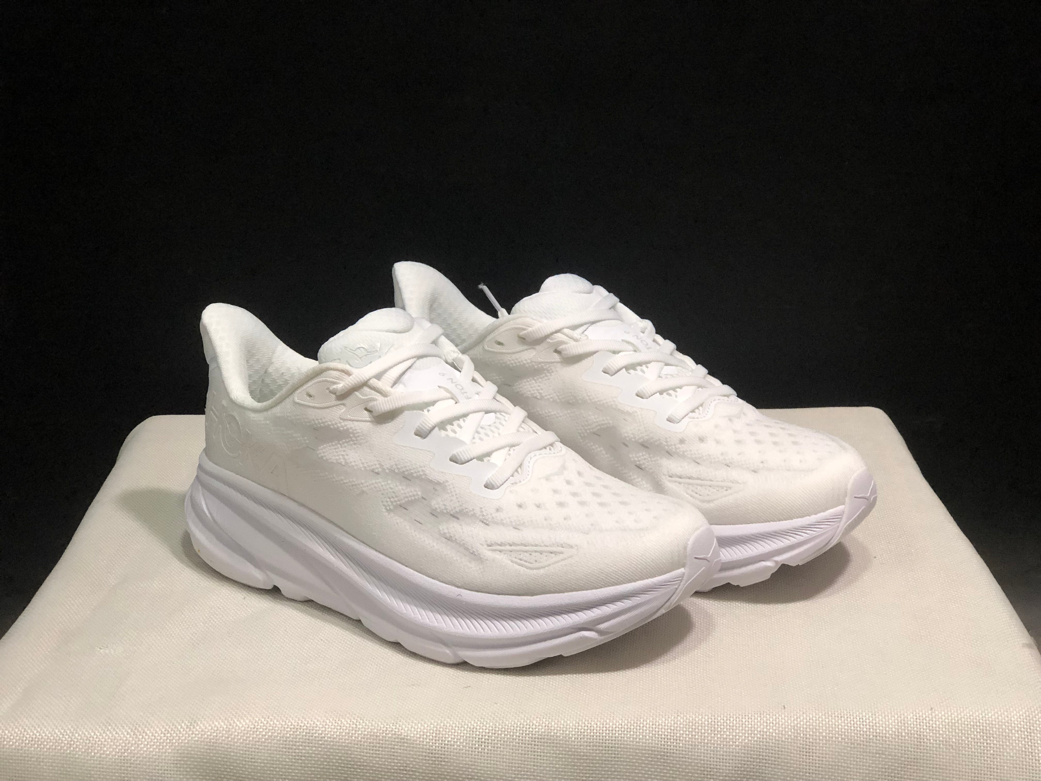 Hoka Clifton 9 'Beige-Pink'