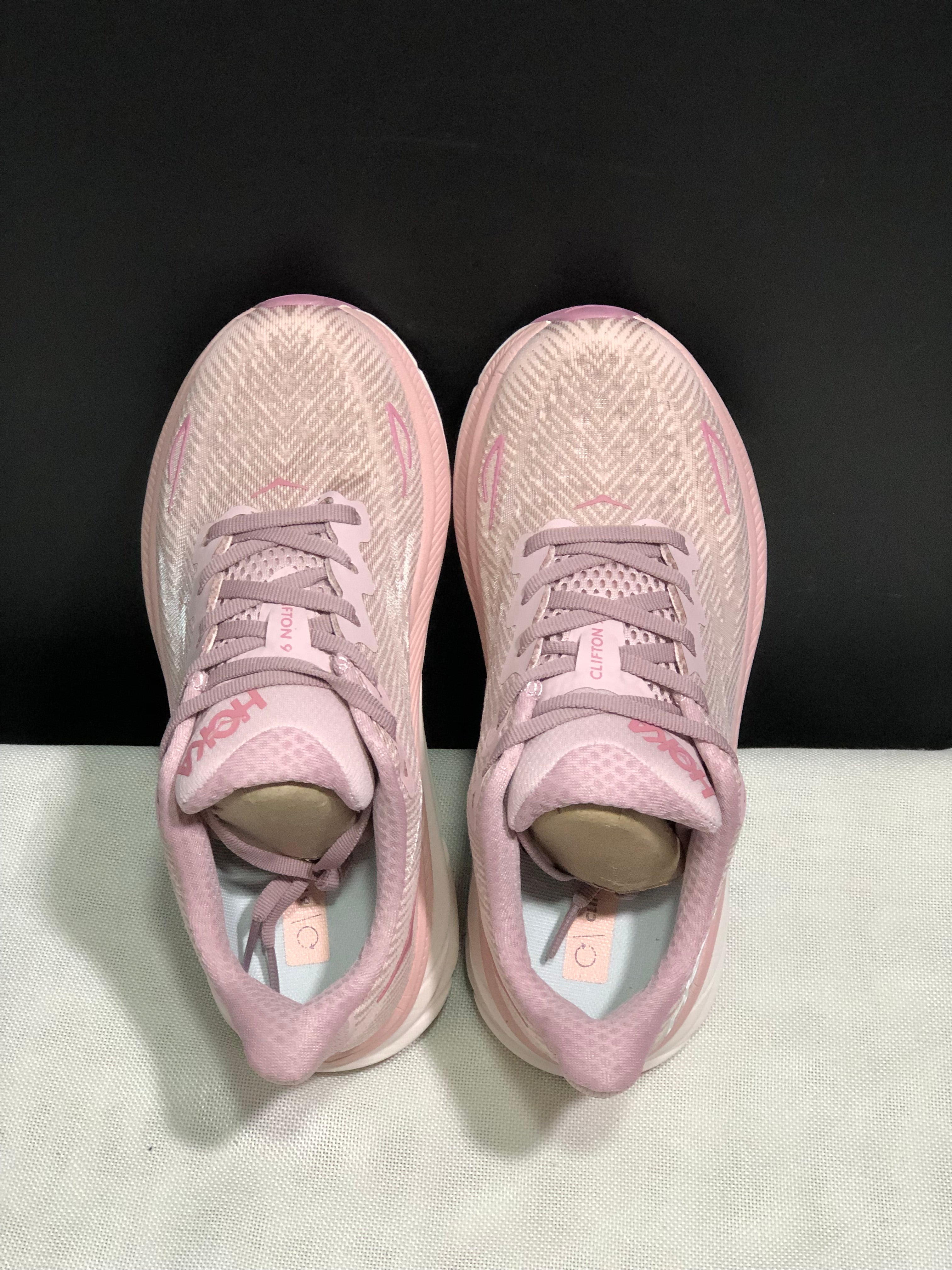Hoka Clifton 9 'Beige-Pink'