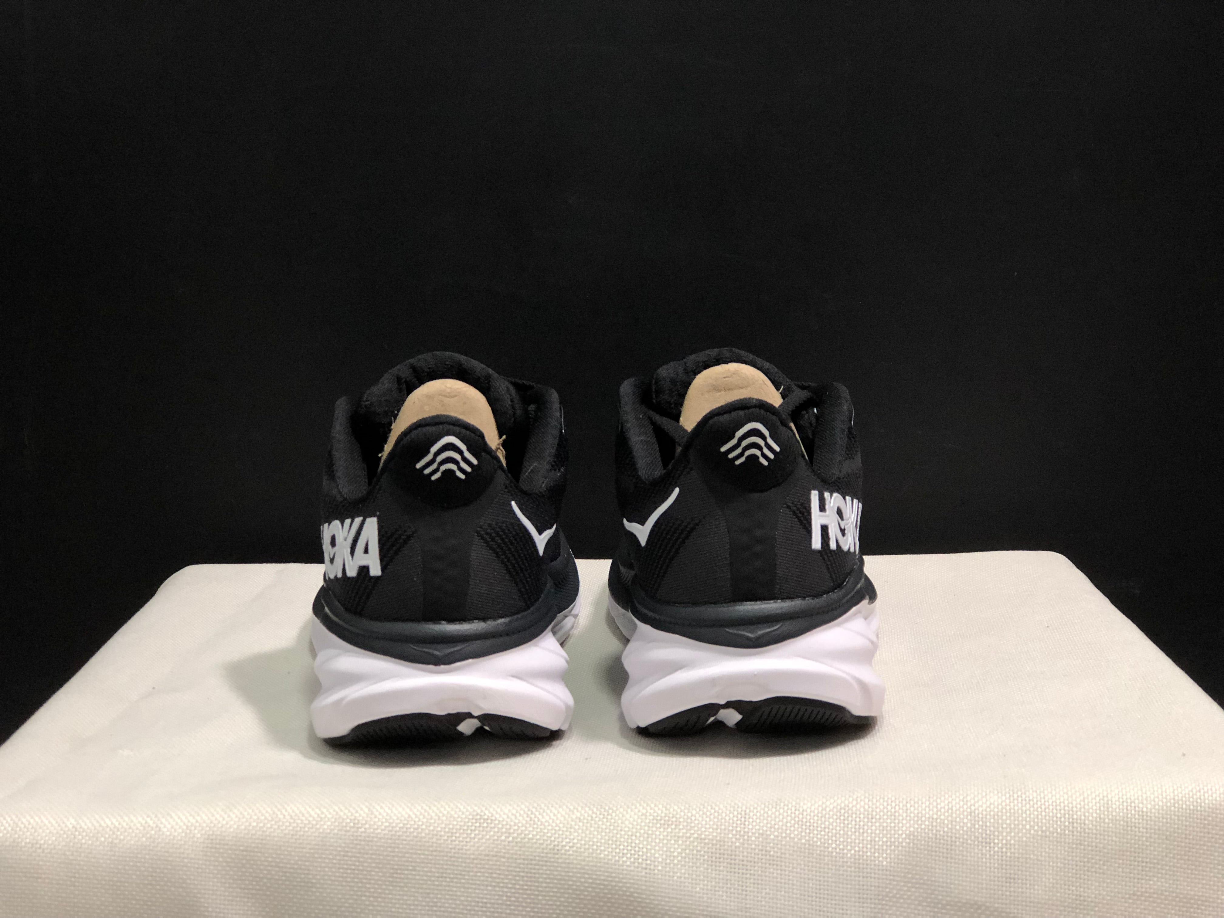 Hoka Clifton 9 'Beige-Pink'