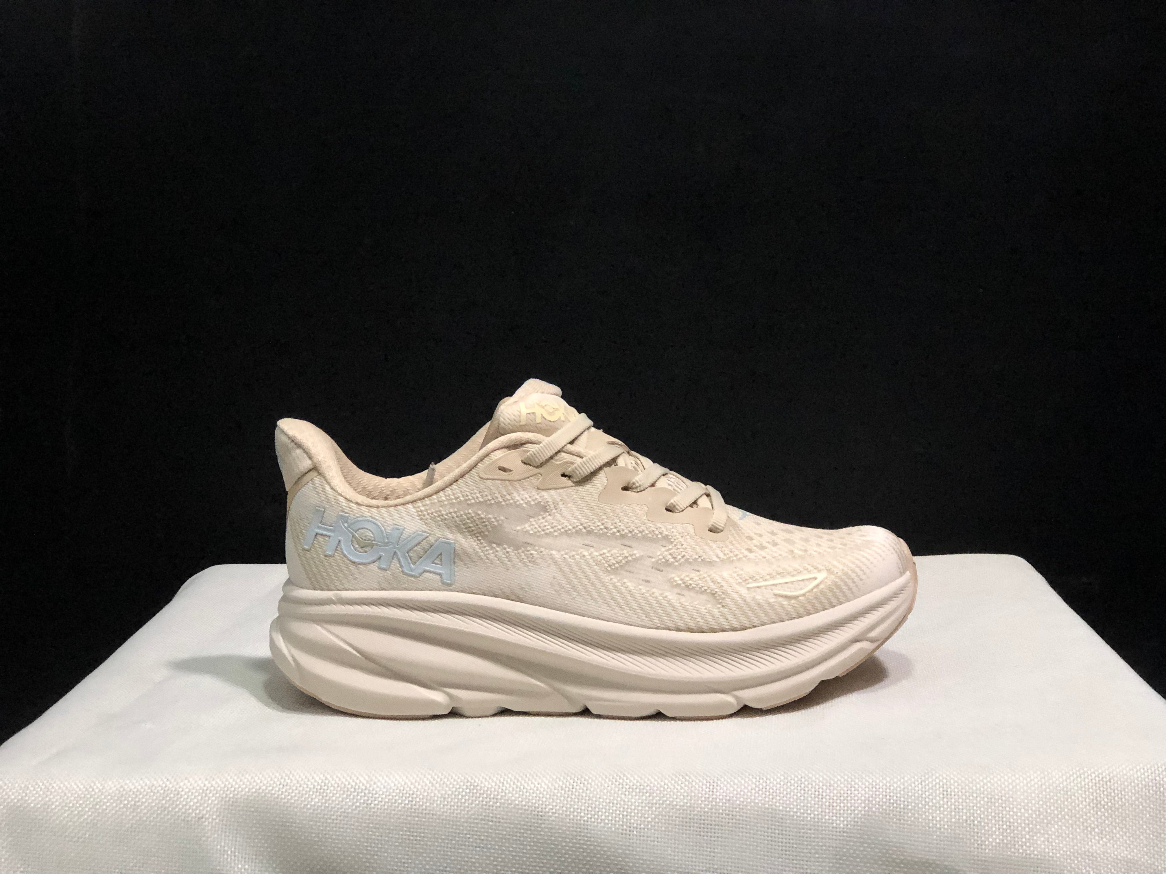Hoka Clifton 9 'Beige-Pink'