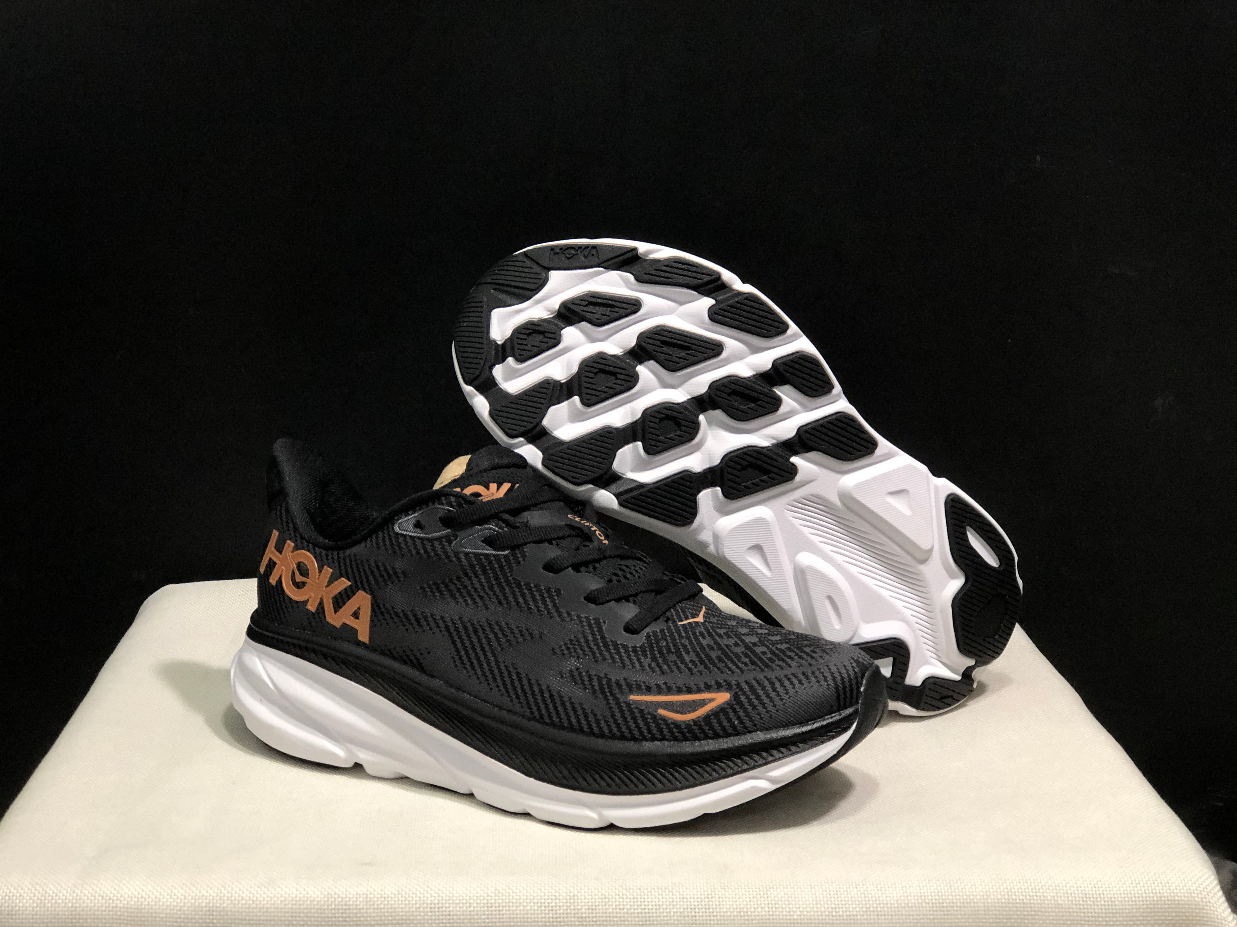 Hoka Clifton 9 'Beige-Pink'